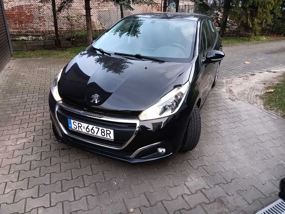 Peugeot 208 1,2 benzyna