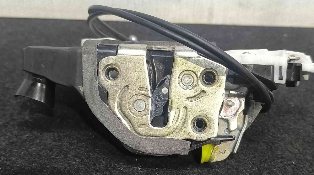 Fechadura / Fecho Porta Esquerdo T43-11140 - TOYOTA YARIS