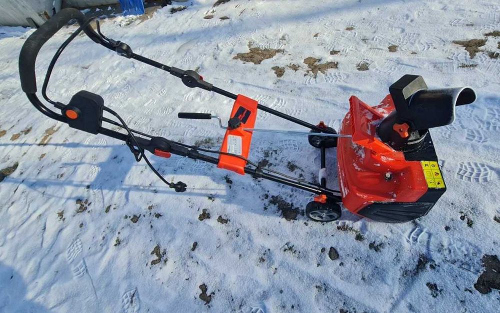 Снігоприбирач IKRA Mogatec ESF 4620