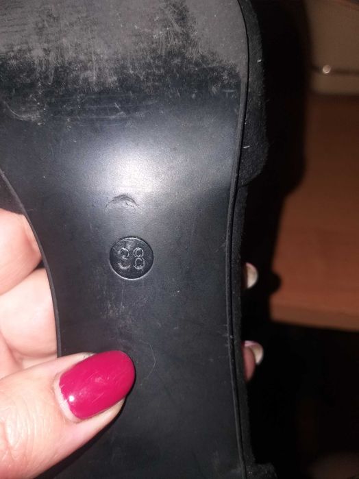 Босоніжкі  бу 38р.