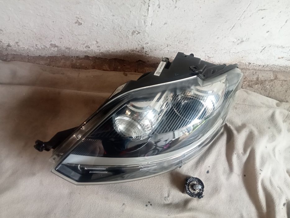 Lampa lewa  golf VI plus bixenon