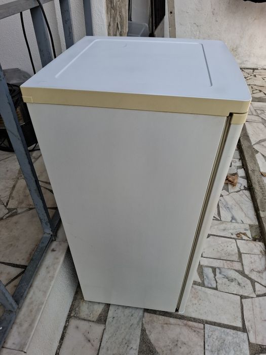 Arca Congeladora Vertical em Excelente Estado