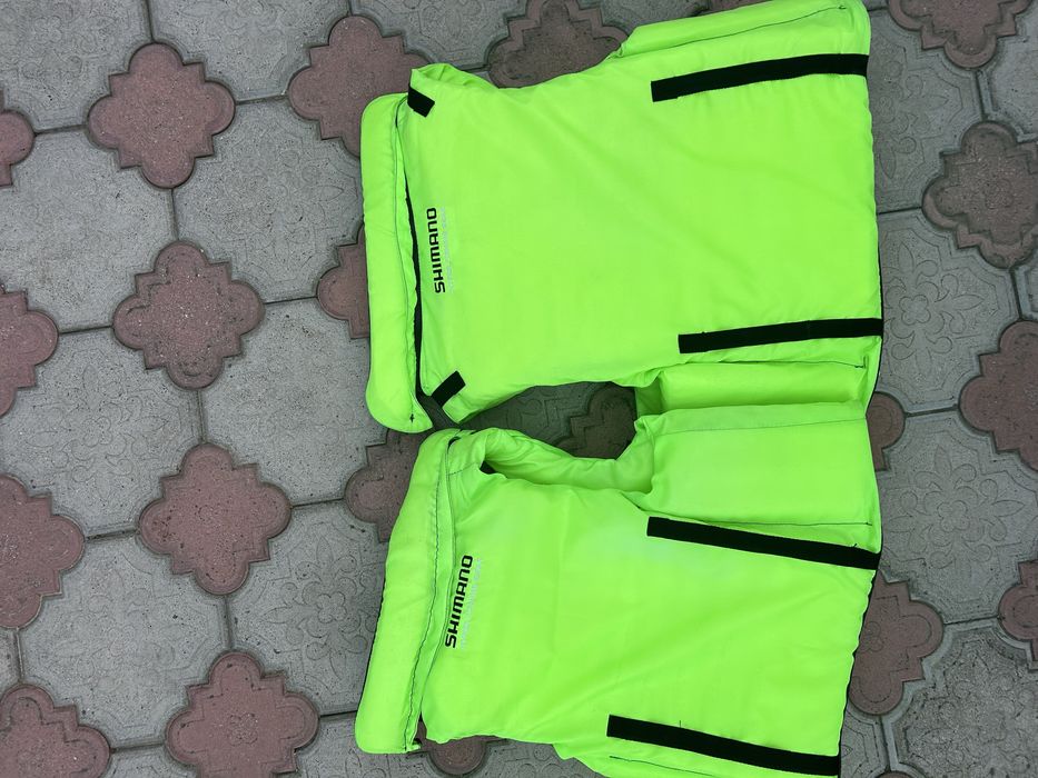 Жилет рятувальний.