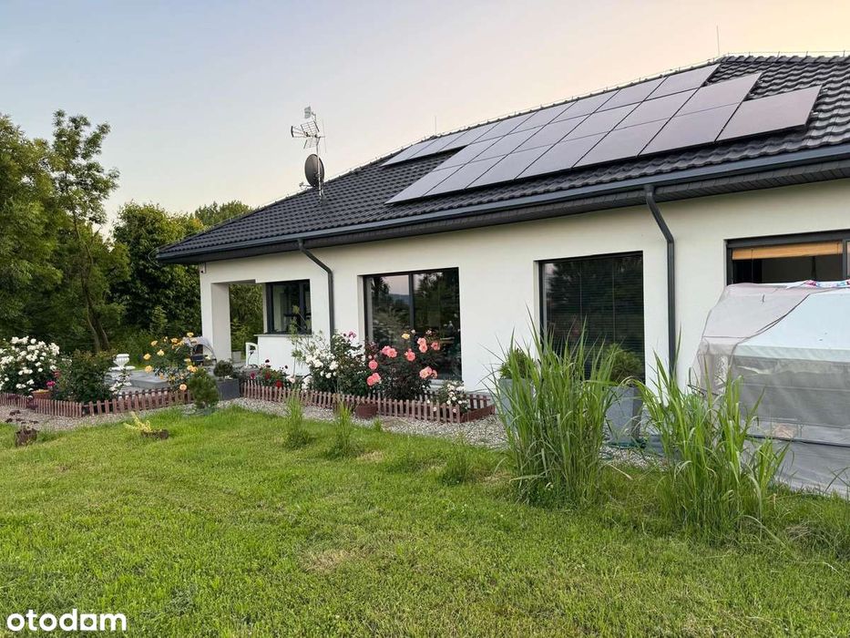 Nowoczesny dom 126 m² na działce 8650 m² • pompa ciepła • fotowoltaika