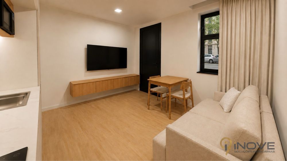 Moradia T1+1 Totalmente Remodelada com Jardim Privativo | A 50m do Metro de Santo Ovídio