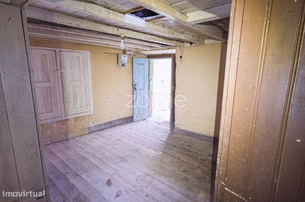 Moradia T2 para reconstrução