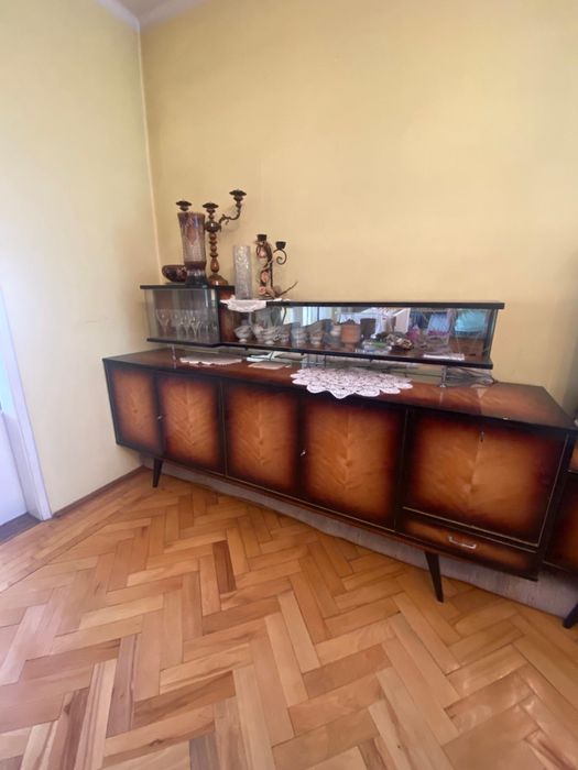 Stare drewniane meble, komoda, szafa.