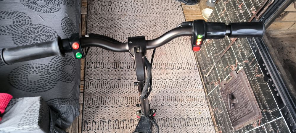 Продам електросамокат Like.bike