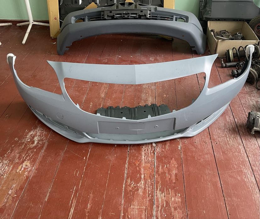 Бампер передній Opel Insignia