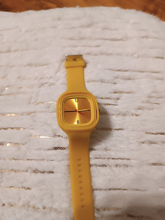 Zegarek damski żółty