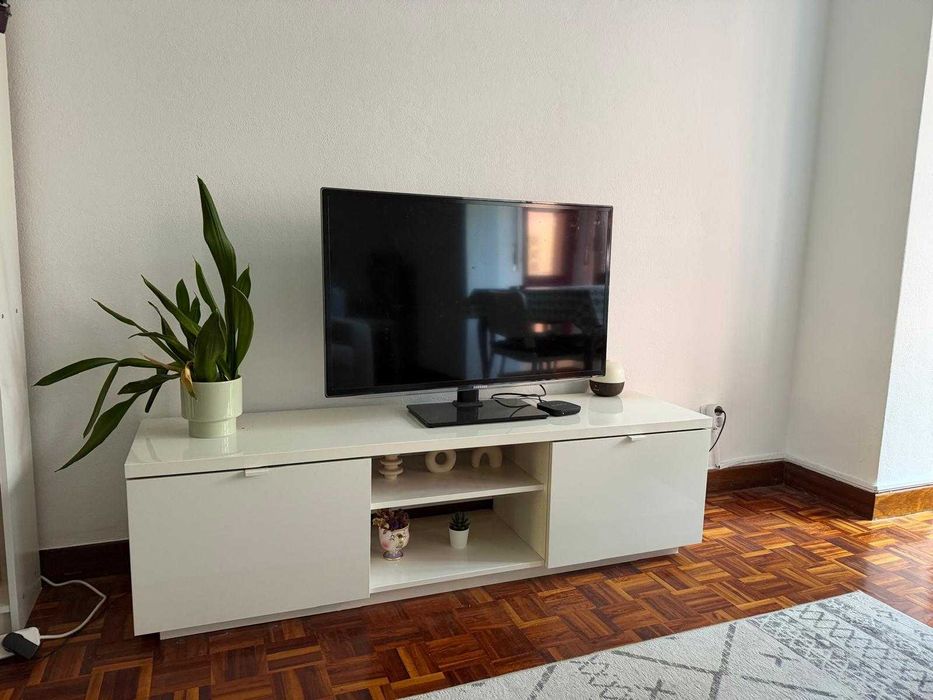 BYÅS Móvel TV, brilh branco, 160x42x45 cm
