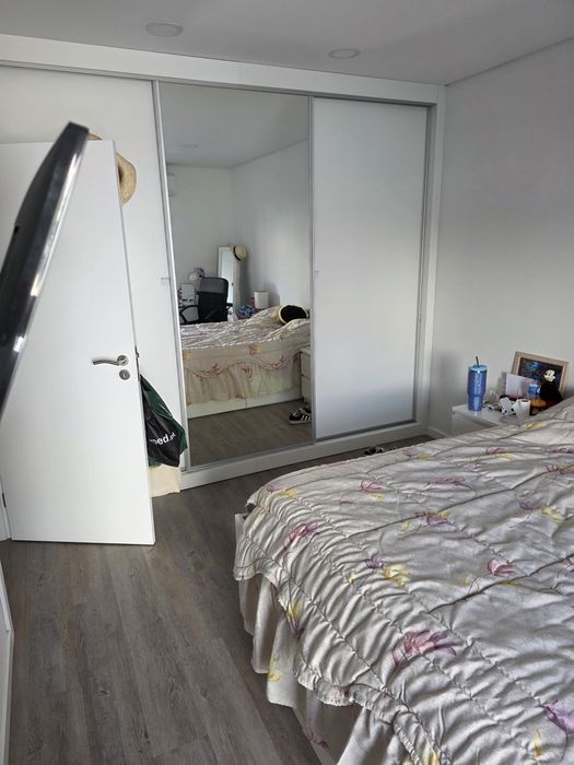 Aluga-se r/c de moradia Bifamiliar