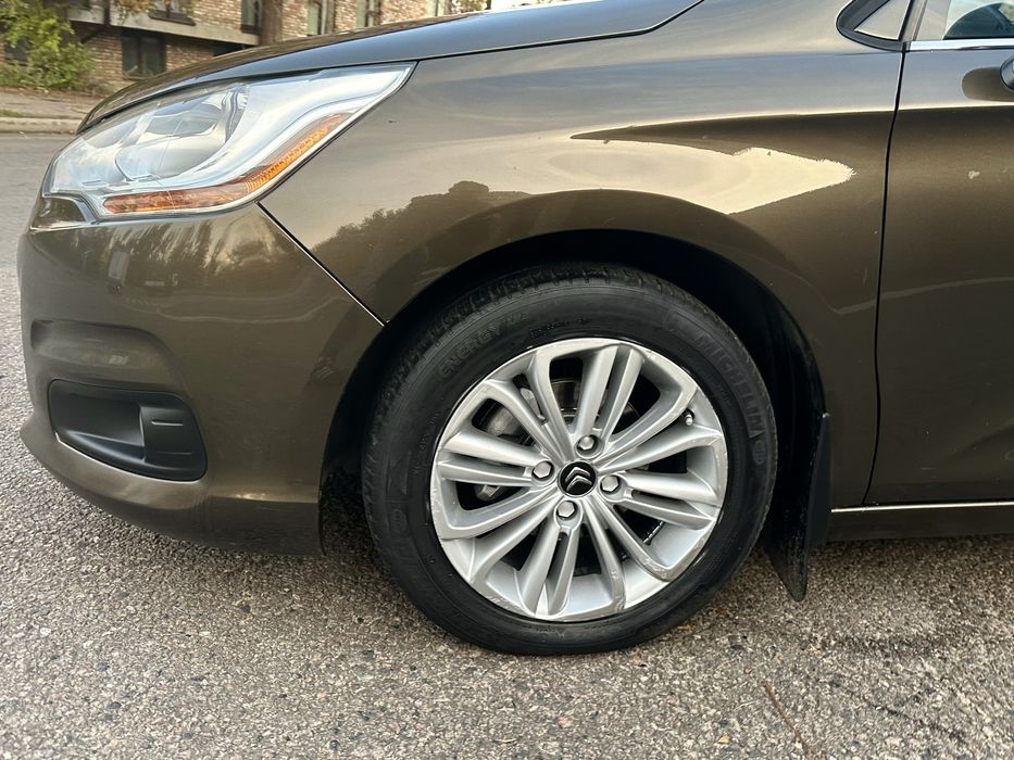 Citroen C4 Сітроен хетчбек  рестайлінг  Ситроен 1,6 дизель