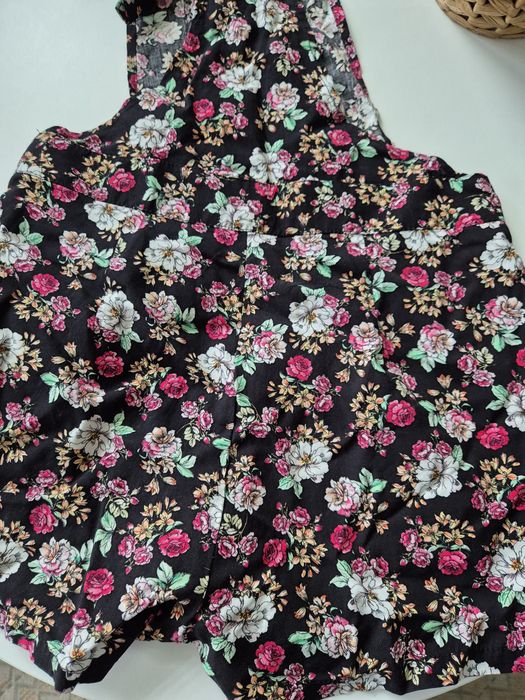 Cienki kombinezon ogrodniczki w kwiaty Tally Weijl 34 używane