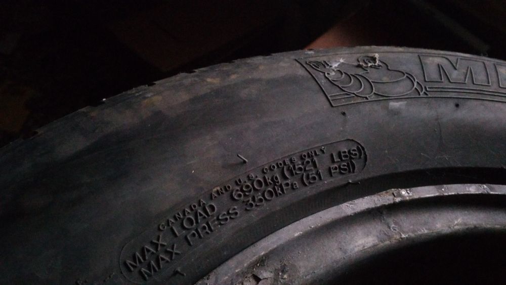 Продам колеса 225/55/16 мишелин.