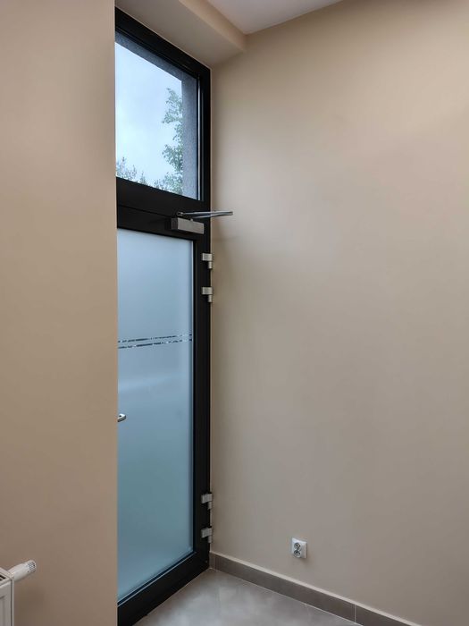 lokal w budynku usługowo - handlowym  w Jarosławiu