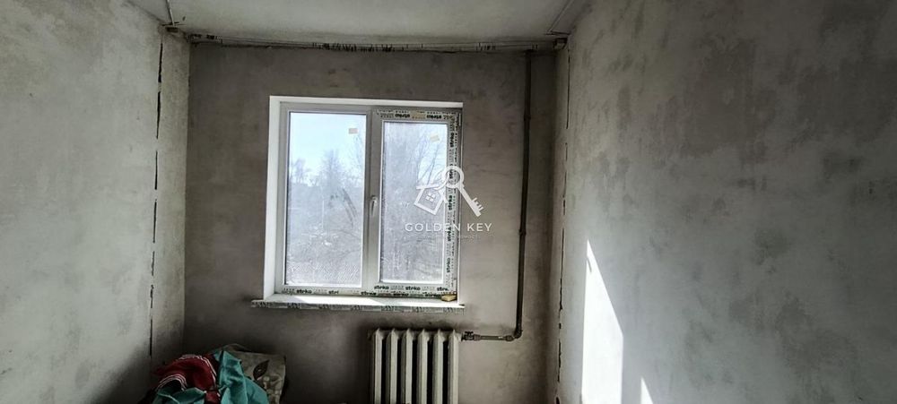 Продаж 3-кімнатної квартири під ремонт на Восході