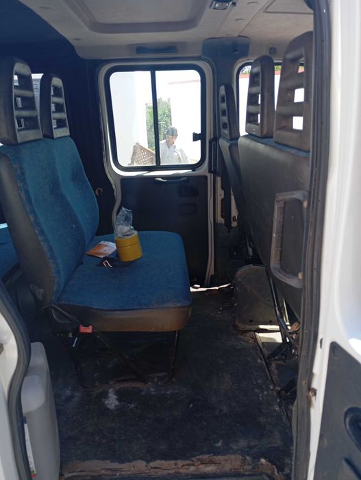 Iveco 9 lugar+caixa aberta
