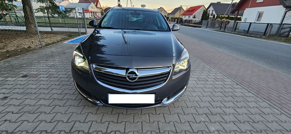 Opel Insignia 4x4- navi -xenony