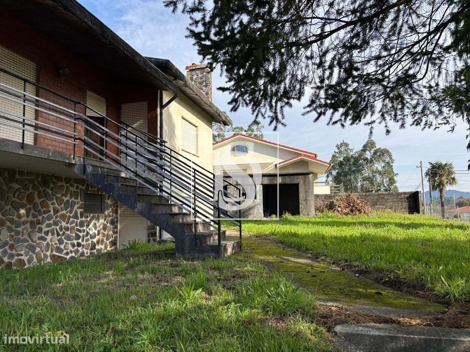 Oportunidade Única – Espaço Multifuncional com Armazém, Habitação e In