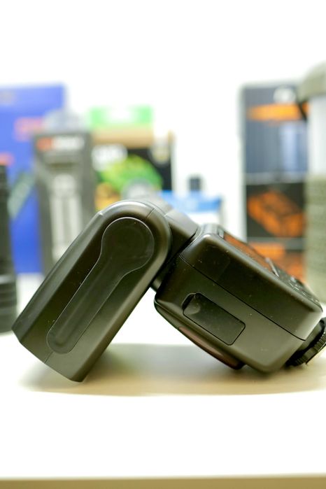 Flash de fotografia NW561 novo