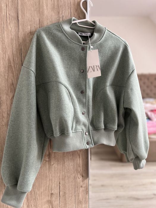 Новий Бомбер ZARA
