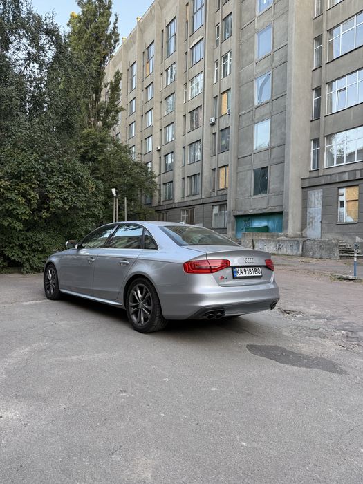 Продам Audi S4b8 3.0 бензин (333 к.c.)