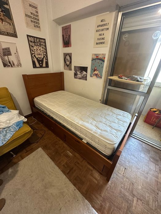 Cama solteiro com colchao e estrado