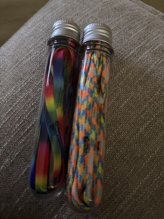 Шнурки для взуття.