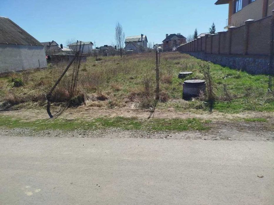 Продам земельну ділянку під будівництво у Зарванцях
