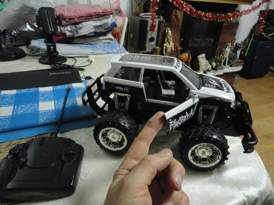 продам большой джип mastodon на управлении