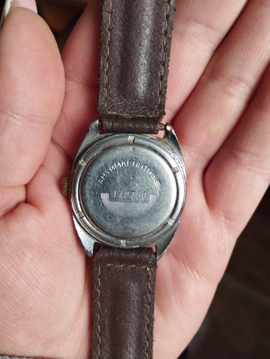 Продам часи часів СССР