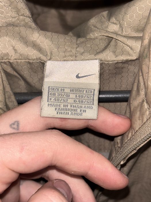 Оригинальная ветровка Nike Camo с капюшоном, размер M