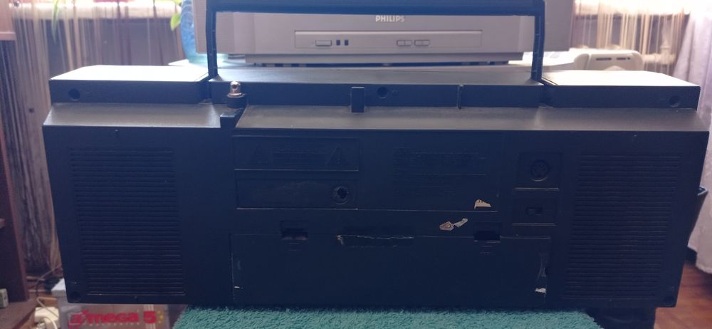 Продам касетну магнітолу Finlux