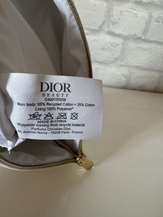 Косметичка. В подарунковій коробці