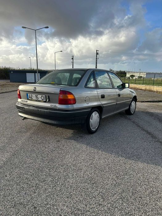 Opel Astra 1.4i Automático