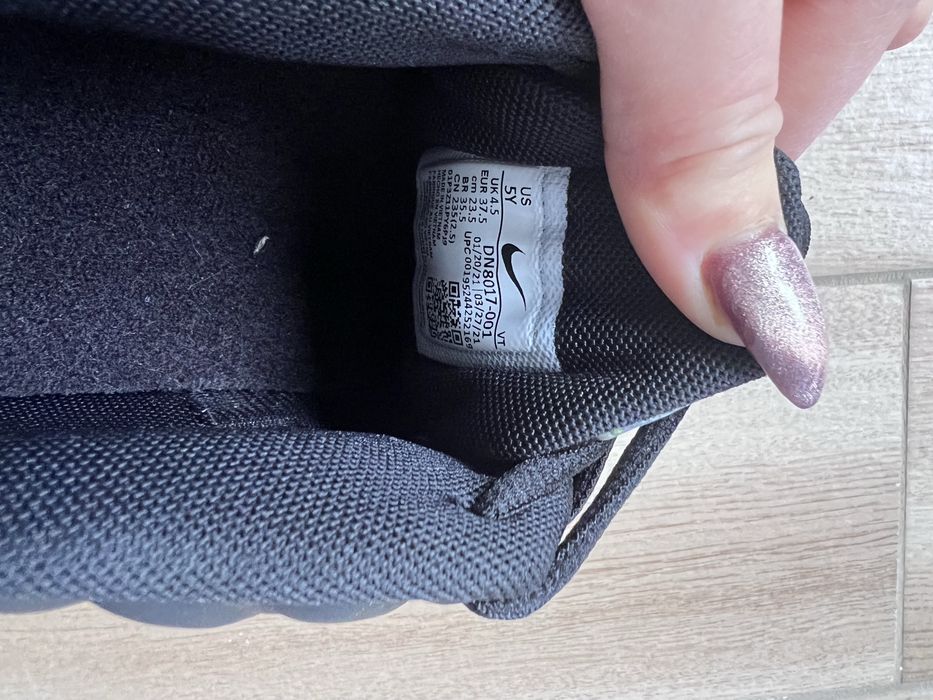 Крутезні кросівки Nike,оригінал