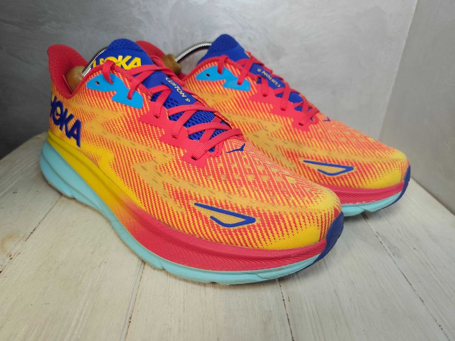 - Hoka Clifton 9
