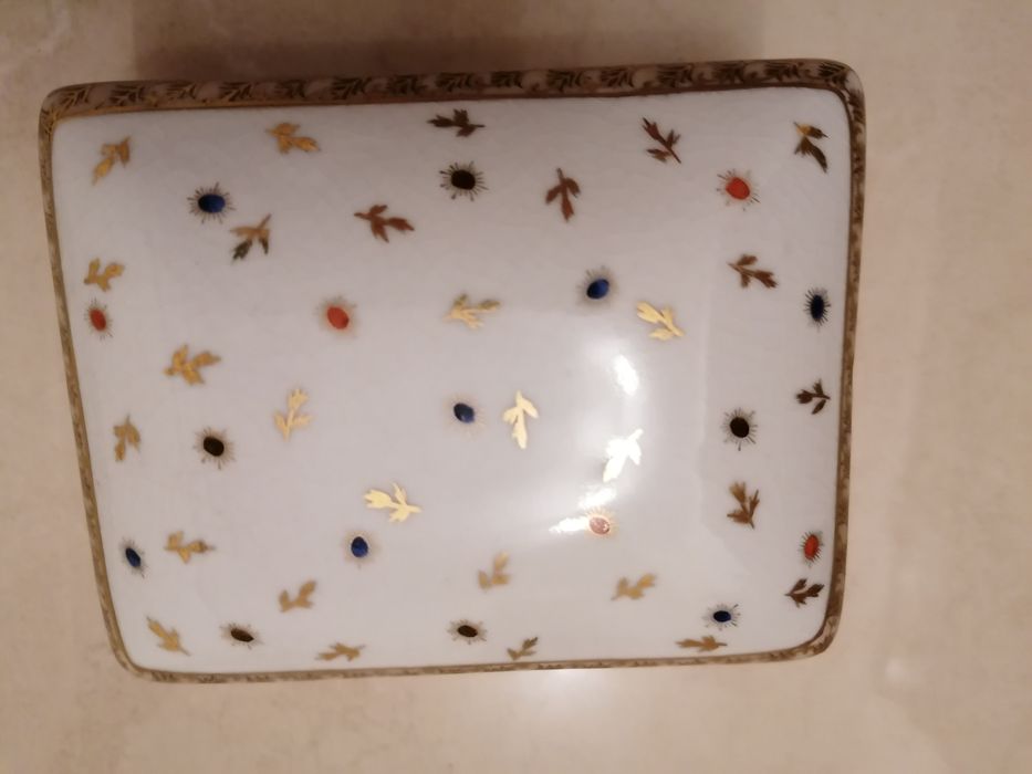 Caixa em porcelana