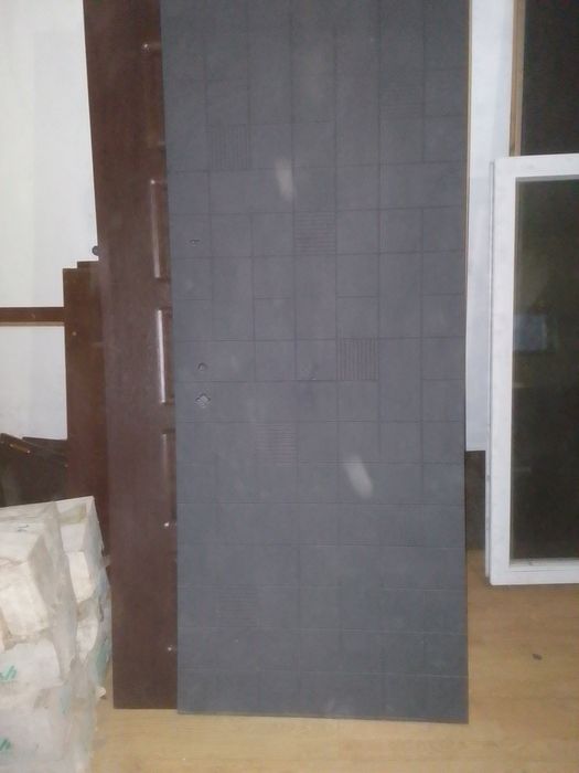 Продаются маски на двери ( накладки)