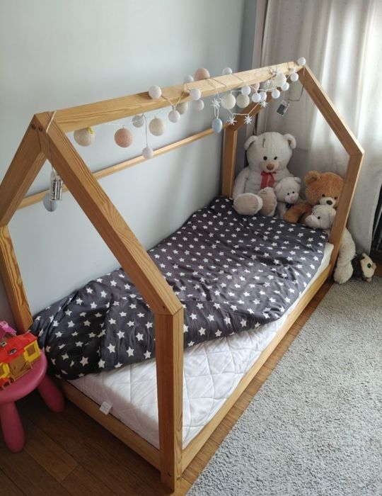 Łóżko domek + materac