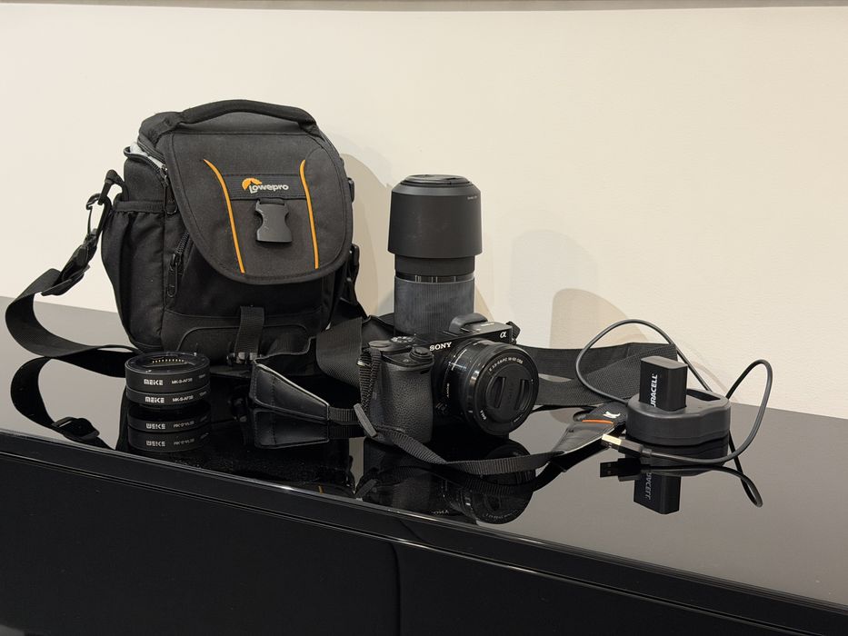 Zestaw sony alfa a 6000, torba, dwa obiektywy