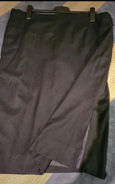 Saia preta midi, em flanela de lã,  tam. 48