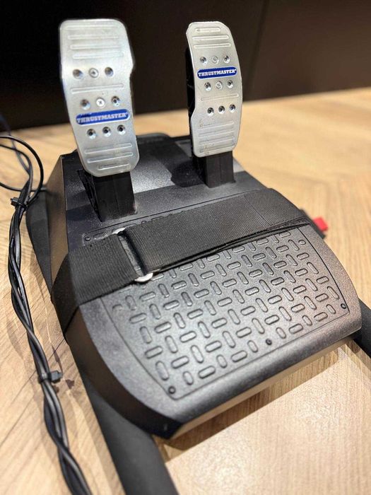 Zestaw Thrustmaster T300 – PS4, PS5 i PC