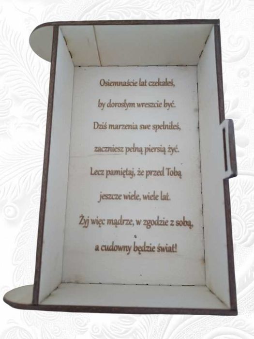 Eleganckie pudełko na pieniądze voucher personalizowane