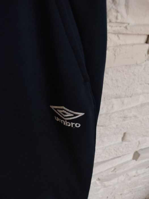 Spodnie dresowe Umbro rozmiar 158cm