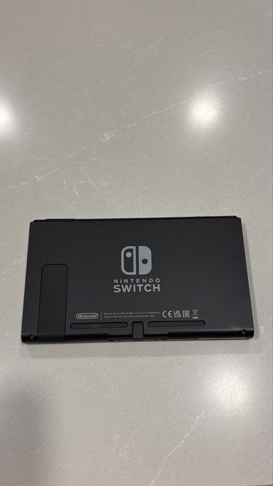 Nintendo Switch OLED V2 – Excelente estado + acessórios