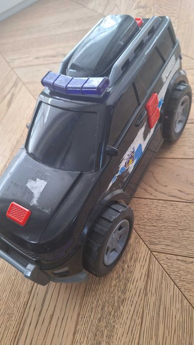 Samochód policyjny duży