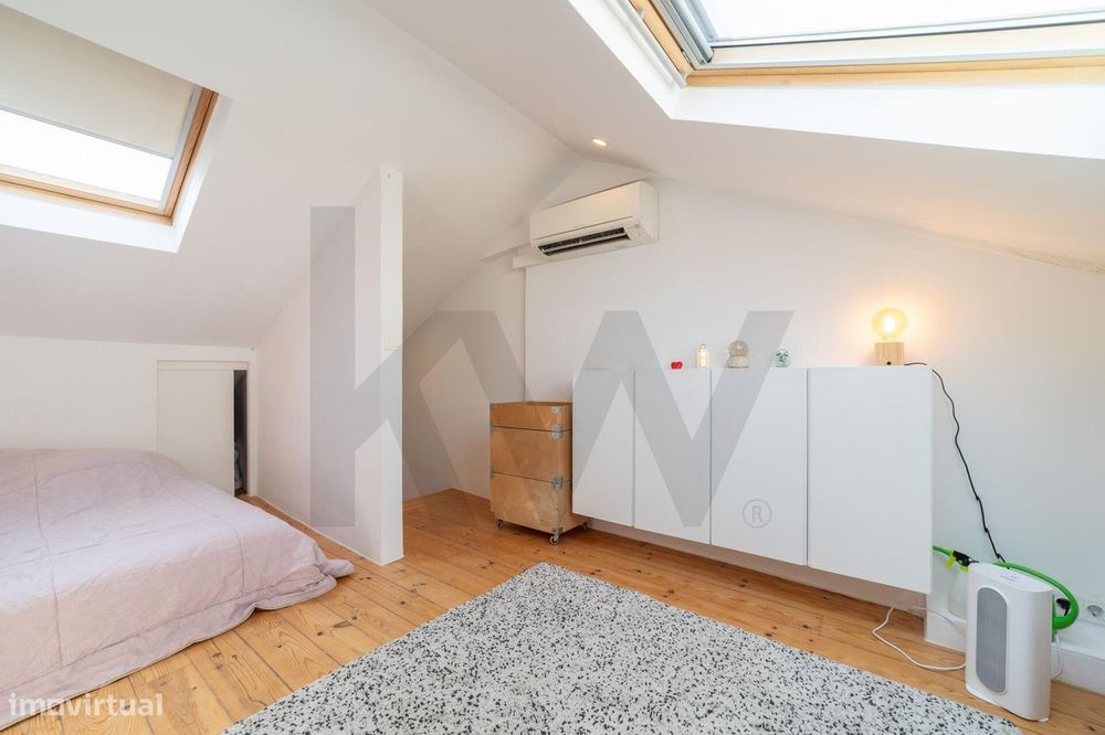 Apartamento T1 Duplex em São Vicente - Lisboa