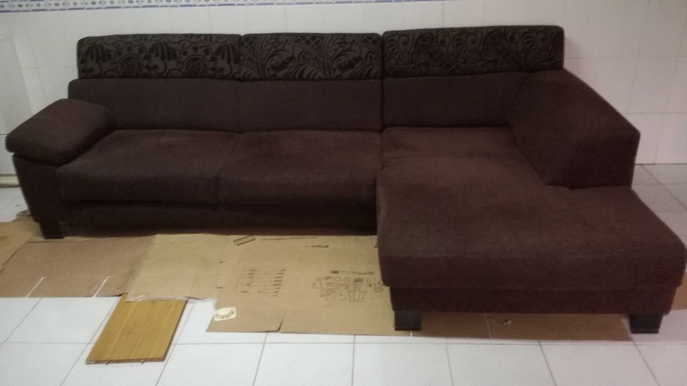 Sofá e chaise-longue de três lugares com cama